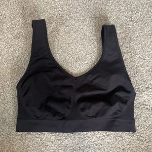 BALI seamless scoop neck bra